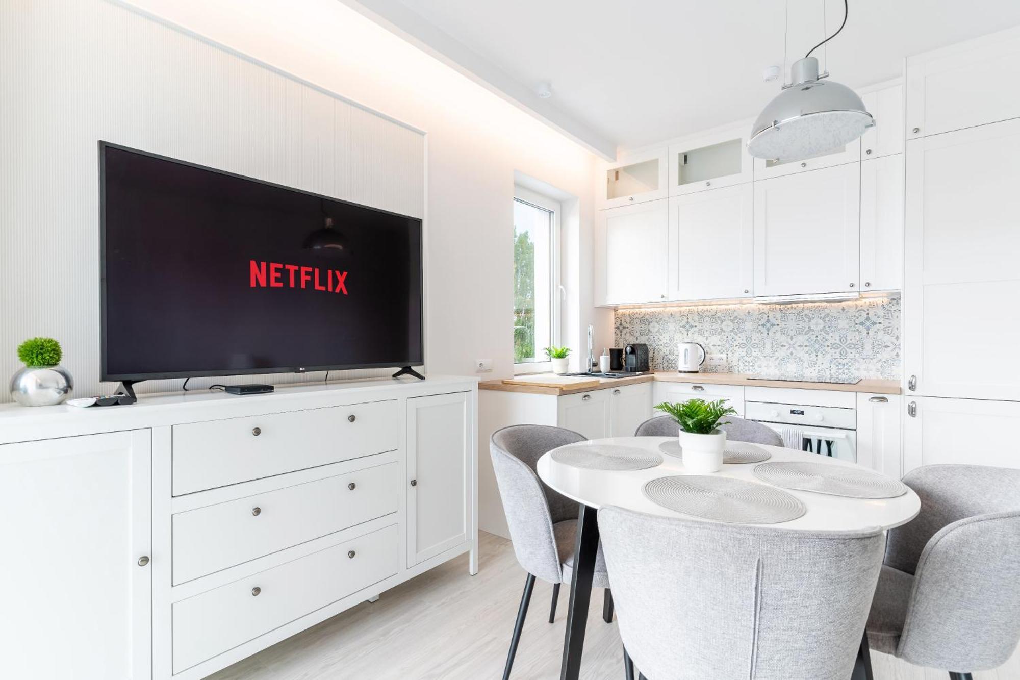 Belle View - 3Pok, Nawet 5 Lozek, Piekny Widok Na Rzeke, Tv55" Z Netflix I Max, Parking, Winda Apartment อิวาวา ภายนอก รูปภาพ